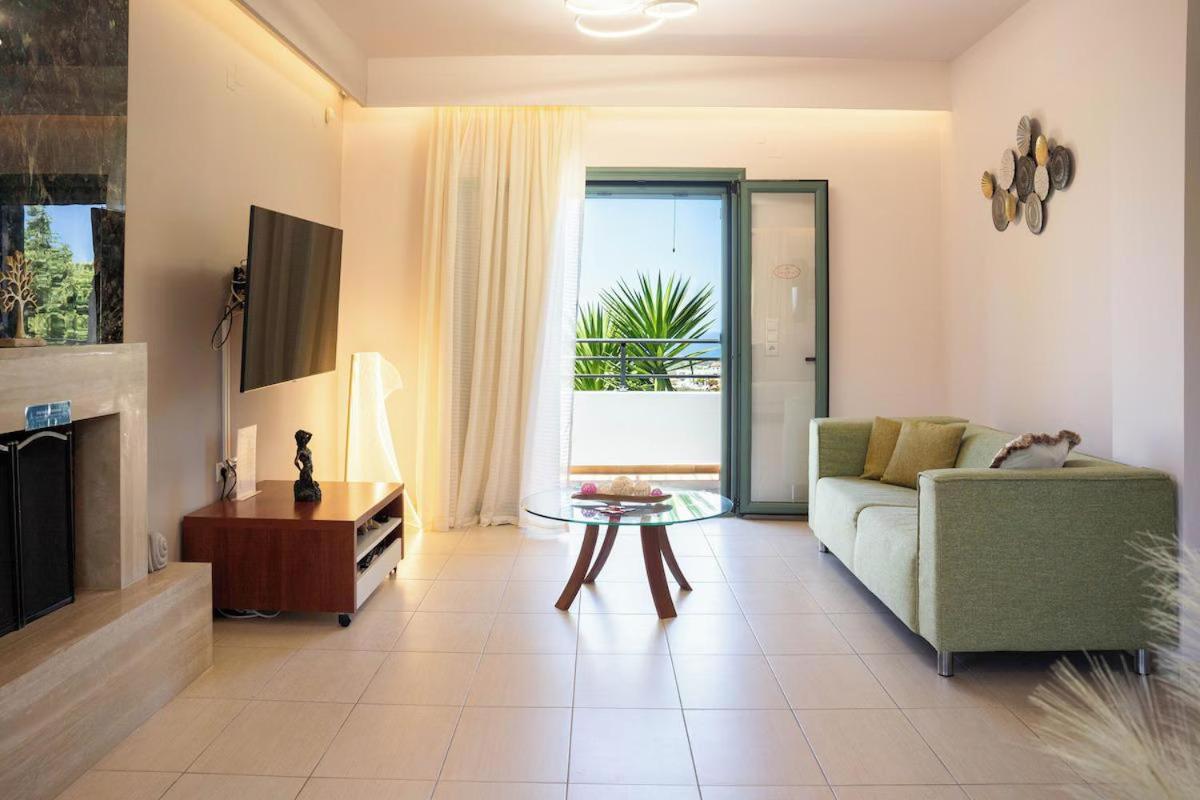 Villa Kyveli Loutra エクステリア 写真